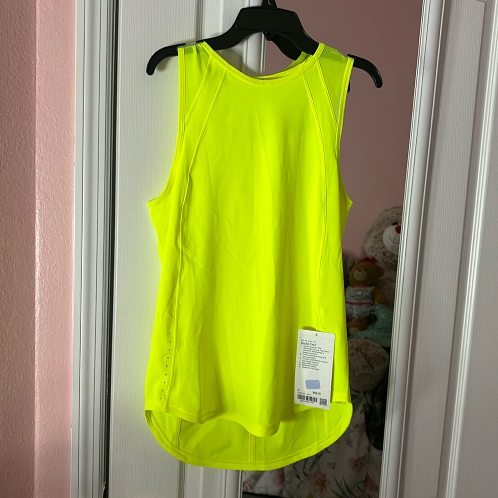 Lululemon workout top